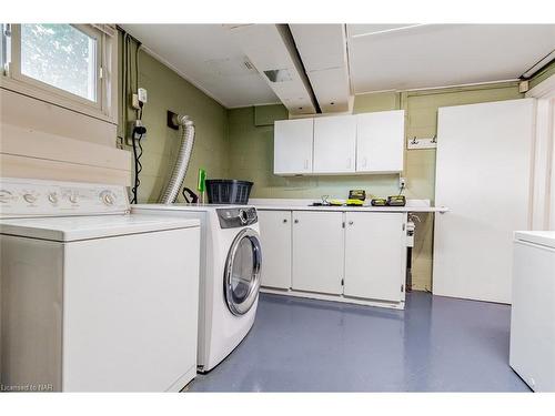 3663 Arlington Avenue, Niagara Falls, ON - Indoor Photo Showing Laundry Room