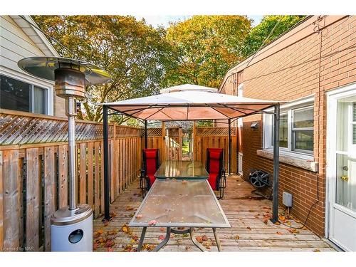 3663 Arlington Avenue, Niagara Falls, ON - Outdoor With Deck Patio Veranda With Exterior