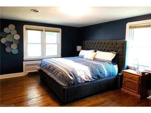 57 Edgar Street, Welland, ON - Indoor Photo Showing Bedroom