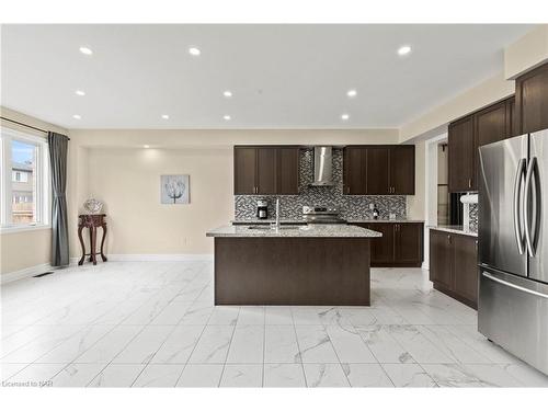 4500 Eclipse Way, Niagara Falls, ON - Indoor Photo Showing Kitchen With Stainless Steel Kitchen With Upgraded Kitchen