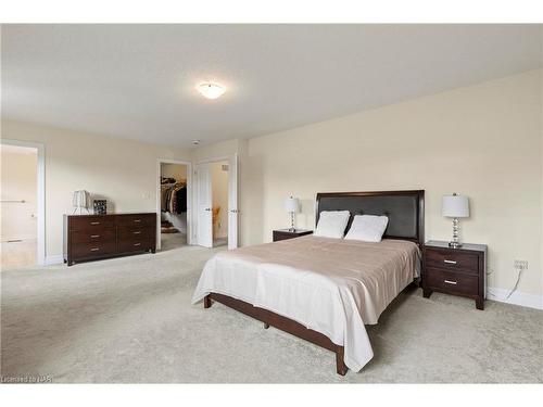 4500 Eclipse Way, Niagara Falls, ON - Indoor Photo Showing Bedroom