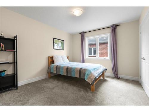 4500 Eclipse Way, Niagara Falls, ON - Indoor Photo Showing Bedroom