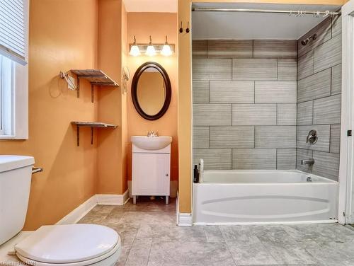 50 Victoria Street, Port Colborne, ON - Indoor Photo Showing Bathroom