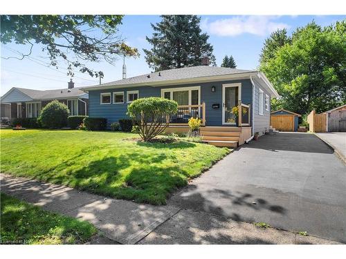 6456 Burdette Drive, Niagara Falls, ON - Outdoor With Facade