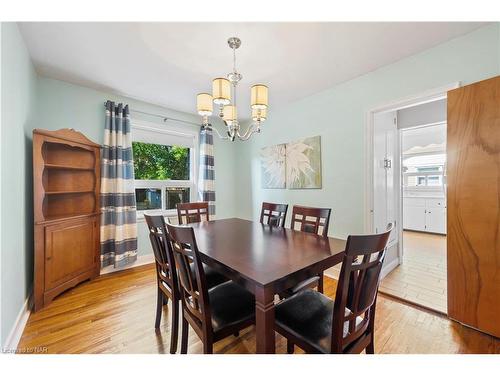 6456 Burdette Drive, Niagara Falls, ON - Indoor Photo Showing Dining Room