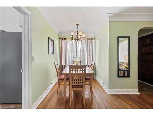 6456 Burdette Drive, Niagara Falls, ON - Indoor Photo Showing Dining Room