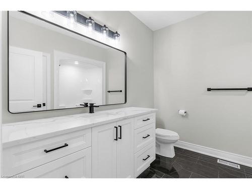 732 Clarence Street, Port Colborne, ON - Indoor Photo Showing Bathroom