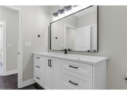 732 Clarence Street, Port Colborne, ON - Indoor Photo Showing Bathroom