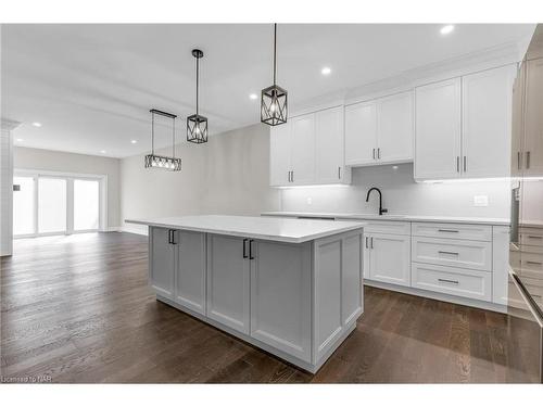 732 Clarence Street, Port Colborne, ON - Indoor Photo Showing Kitchen With Upgraded Kitchen