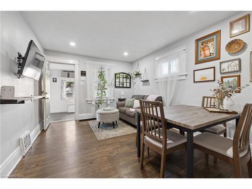 110 Beech Street, St. Catharines, ON - Indoor Photo Showing Dining Room