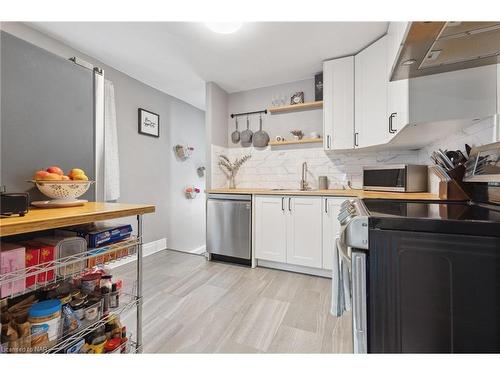 110 Beech Street, St. Catharines, ON - Indoor Photo Showing Kitchen