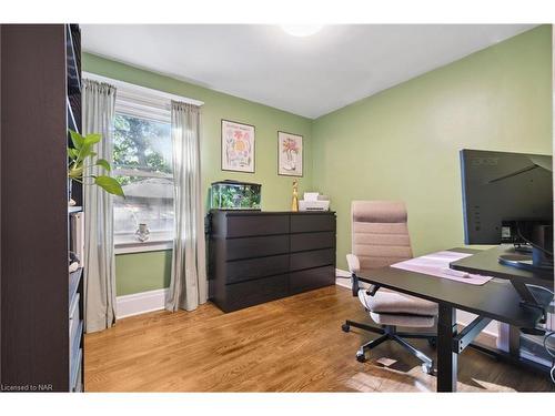 110 Beech Street, St. Catharines, ON - Indoor Photo Showing Office