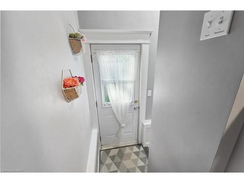 110 Beech Street, St. Catharines, ON - Indoor Photo Showing Other Room