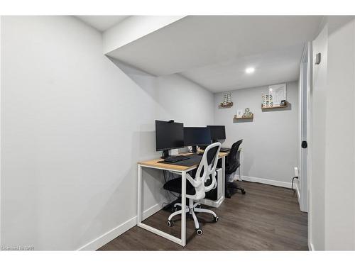 110 Beech Street, St. Catharines, ON - Indoor Photo Showing Office