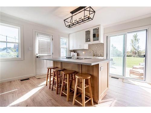 802 Hwy 20, Pelham, ON - Indoor Photo Showing Kitchen