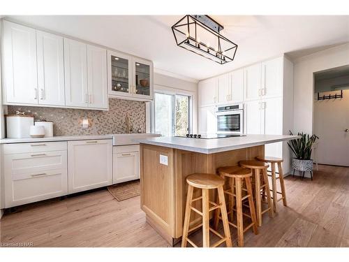 802 Hwy 20, Pelham, ON - Indoor Photo Showing Kitchen