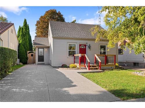 17 Sandown Street, St. Catharines, ON - Outdoor With Facade