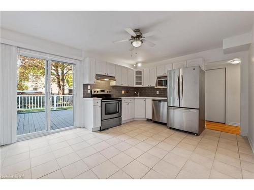 17 Sandown Street, St. Catharines, ON - Indoor Photo Showing Kitchen With Stainless Steel Kitchen