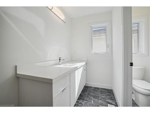 46 Beachwalk Crescent, Crystal Beach, ON - Indoor Photo Showing Bathroom