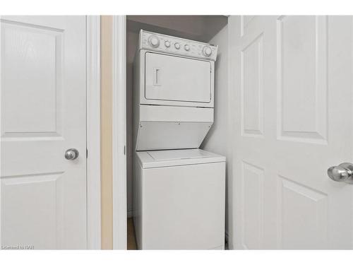 321 Elgin Street, Port Colborne, ON - Indoor Photo Showing Laundry Room