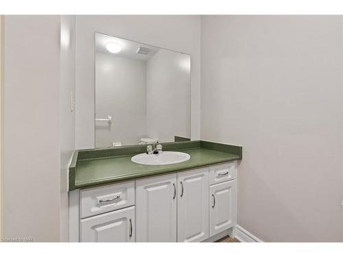 321 Elgin Street, Port Colborne, ON - Indoor Photo Showing Bathroom