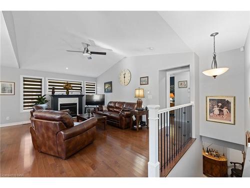 27-70 Elmwood Avenue, Welland, ON - Indoor Photo Showing Living Room With Fireplace