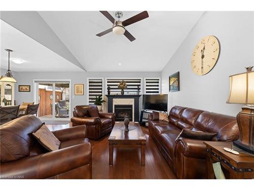 27-70 Elmwood Avenue, Welland, ON - Indoor Photo Showing Living Room With Fireplace