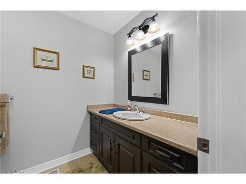 27-70 Elmwood Avenue, Welland, ON - Indoor Photo Showing Bathroom