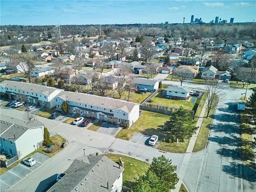 98-8141 Coventry Road, Niagara Falls, ON - Outdoor With View