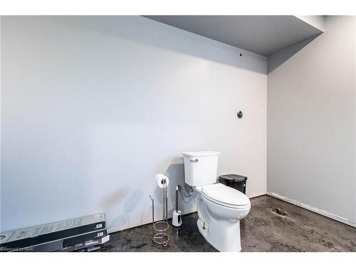 3269 Young Avenue Avenue, Ridgeway, ON - Indoor Photo Showing Bathroom