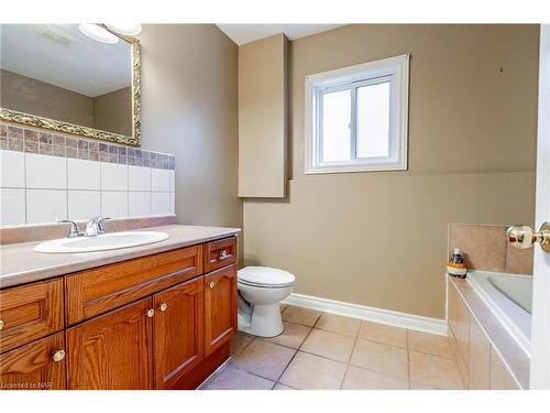 43 Foxtail Avenue, Welland, ON - Indoor Photo Showing Bathroom