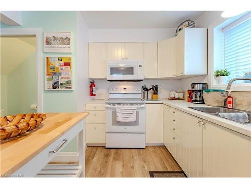 339 Eastwood Avenue, Crystal Beach, ON - Indoor Photo Showing Kitchen With Double Sink