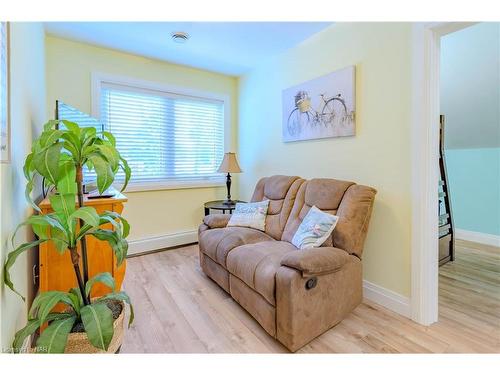 339 Eastwood Avenue, Crystal Beach, ON - Indoor Photo Showing Other Room