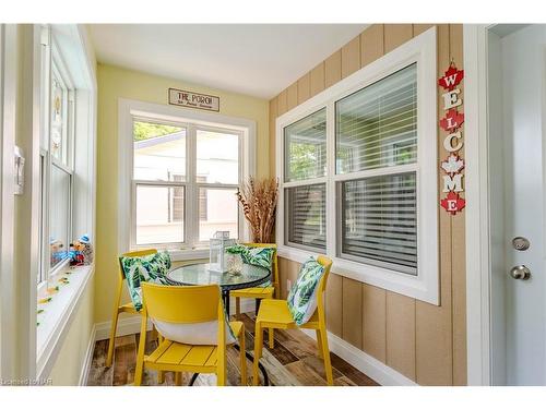 339 Eastwood Avenue, Crystal Beach, ON - Indoor Photo Showing Dining Room