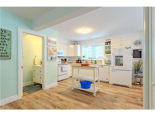 339 Eastwood Avenue, Crystal Beach, ON - Indoor Photo Showing Kitchen