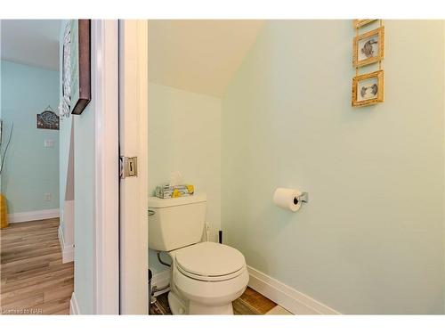 339 Eastwood Avenue, Crystal Beach, ON - Indoor Photo Showing Bathroom