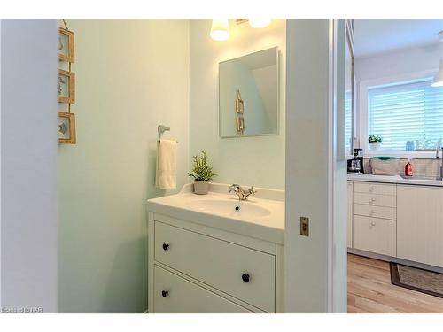 339 Eastwood Avenue, Crystal Beach, ON - Indoor Photo Showing Bathroom