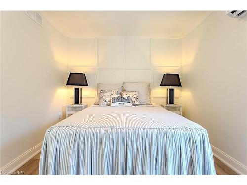 17 Conway Place East Place E, Crystal Beach, ON - Indoor Photo Showing Bedroom