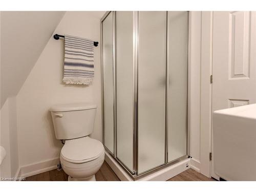 17 Conway Place East Place E, Crystal Beach, ON - Indoor Photo Showing Bathroom