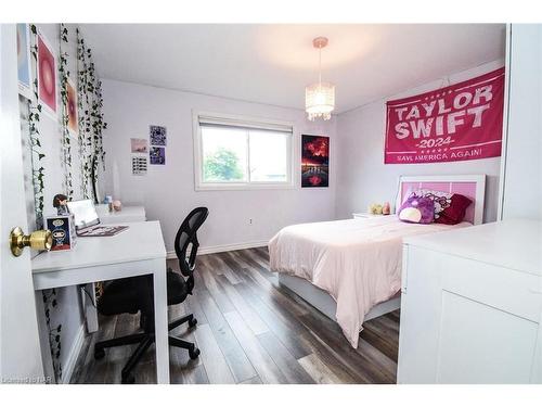 29 Capri Street, Thorold, ON - Indoor Photo Showing Bedroom