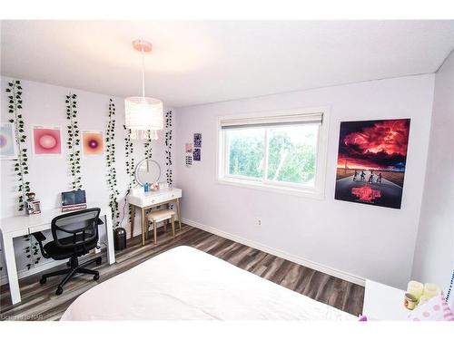 29 Capri Street, Thorold, ON - Indoor Photo Showing Bedroom