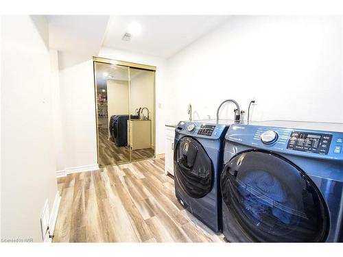 29 Capri Street, Thorold, ON - Indoor Photo Showing Laundry Room