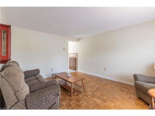 310 1/2 Linwell Road, St. Catharines, ON - Indoor