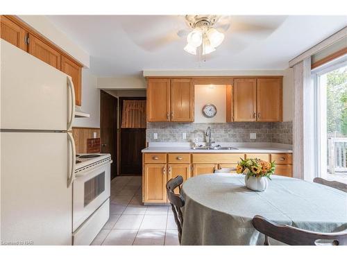 310 1/2 Linwell Road, St. Catharines, ON - Indoor Photo Showing Kitchen With Double Sink