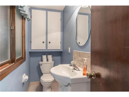 310 1/2 Linwell Road, St. Catharines, ON - Indoor Photo Showing Bathroom