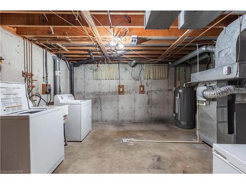 310 1/2 Linwell Road, St. Catharines, ON - Indoor Photo Showing Laundry Room