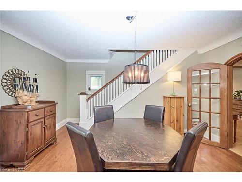 1435 Station St Street, Fonthill, ON - Indoor Photo Showing Dining Room