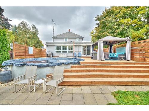 1435 Station St Street, Fonthill, ON - Outdoor With Above Ground Pool