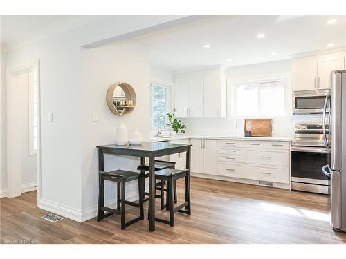 261 Vine Street, St. Catharines, ON - Indoor Photo Showing Kitchen