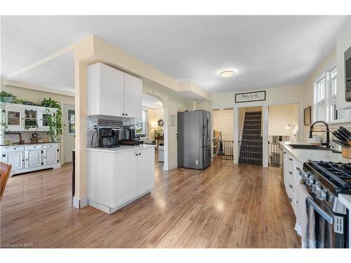 2951 Chippawa Road, Port Colborne, ON - Indoor Photo Showing Kitchen